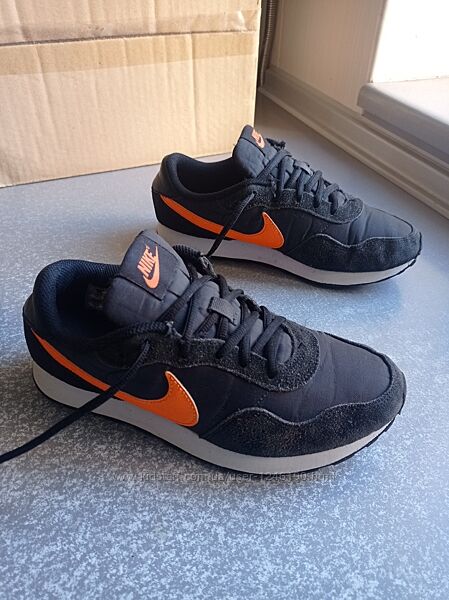 Кросівки Nike MD Valiant