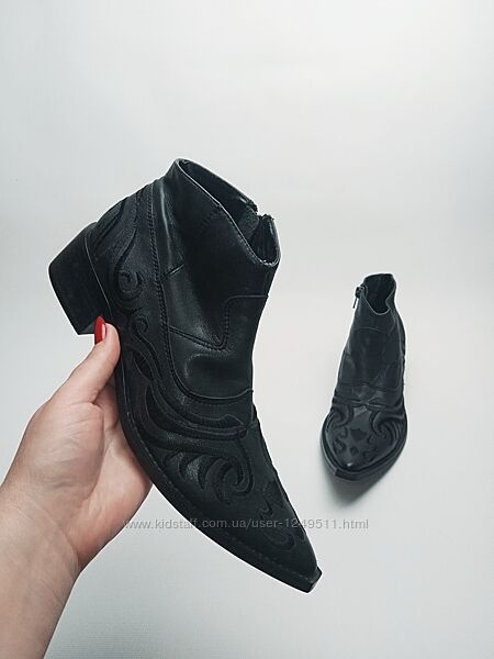 Італійські шкіряні кожані черевики ботінки казаки Pompili помпили 35р.