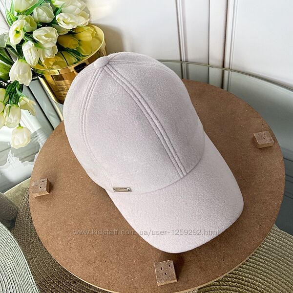 Бейсболка белая кашемир