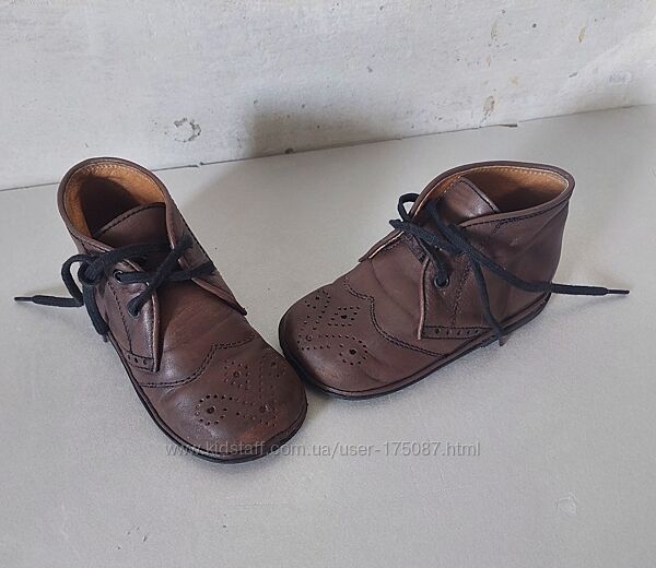 Ботинки шкіряні, Італія