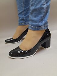 Шкіряні жіночі туфлі  37 розміру model  609