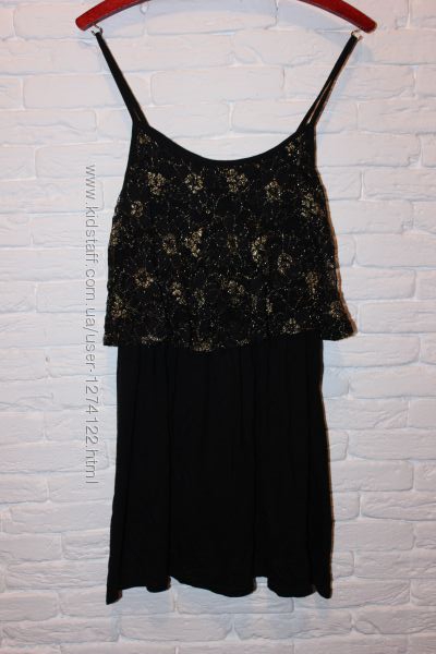 платье черное с кружевной оборкой New Look