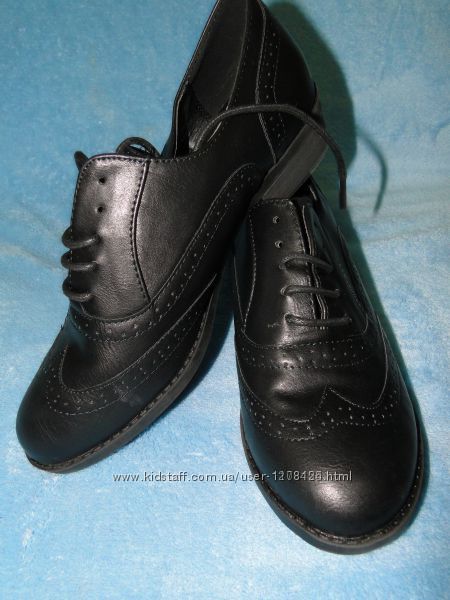 Cтильные туфли от бренда TRUFFLE, Англия