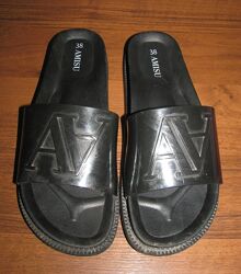 Шльопанці AMISU