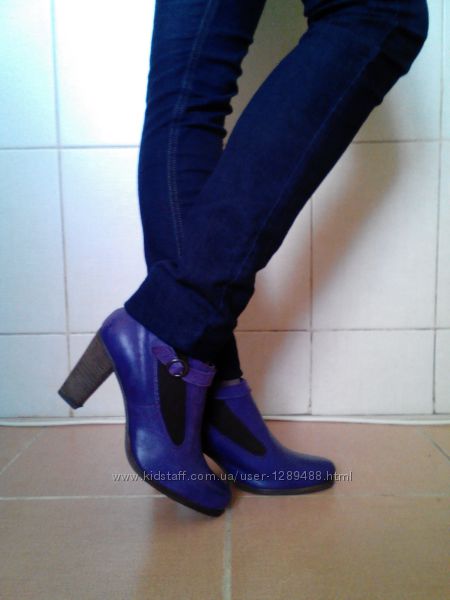 очень красивенные, стильные, полностью натуральные сиреневые ботинки Sasha