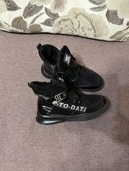 Дитячі осінні стильні черевики 35 розмір