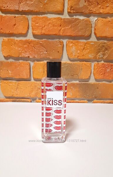 парфумований спрей Victoria&acutes Secret Just A Kiss 
