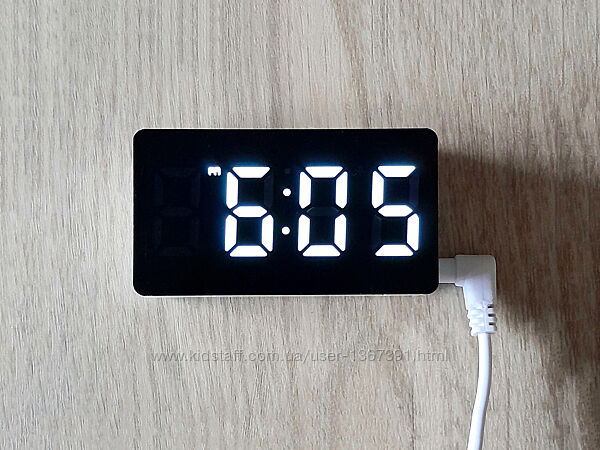 Годинник настільний електронний цифровий. Час, дата, температура.