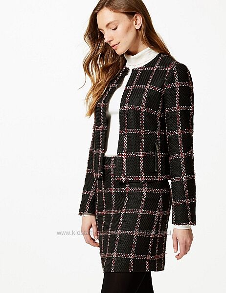 Деловой твидовый костюм в клетку блейзер шанель и мини юбка M&S Collection.