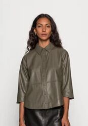 Женская оливковая рубашка блузка на пуговицах оверсайз экокожа opus fimba
