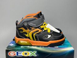 Дитячі черевики Geox Inek 24,25,26,27,28,29,30 з мигалками ботінки