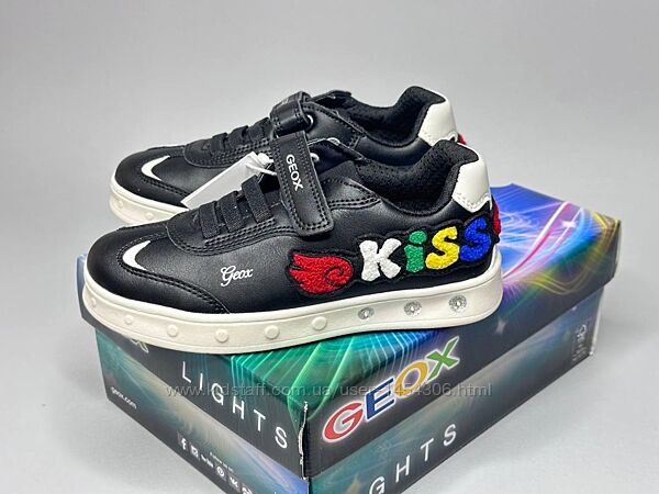 Дитячі кросівки кеди з мигалками Geox Skylin 30,31,32,33,35,36р дівчинці