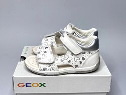 Дитячі шкіряні босоніжки Geox Tapuz 25 р-р, сандалі на дівчинку
