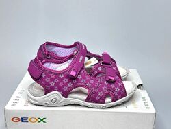 Дитячі босоніжки Geox Whinberry 30 р сандалії на дівчинку
