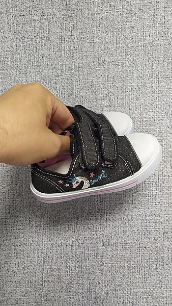 Кеди, макасіни на дівчинку