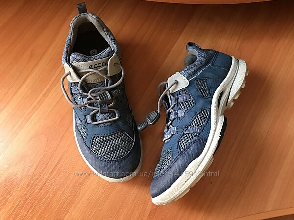 Оригінальні дитячі кросівки Ecco Biom 30 р.