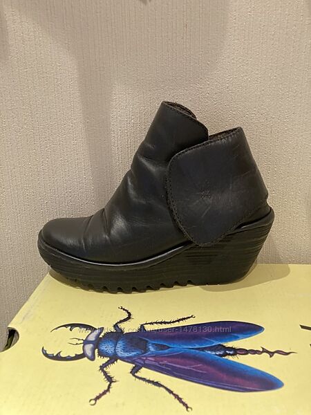 Ботинки черные натуральна кожа каблук дизайнерские бренд 35 fly london база