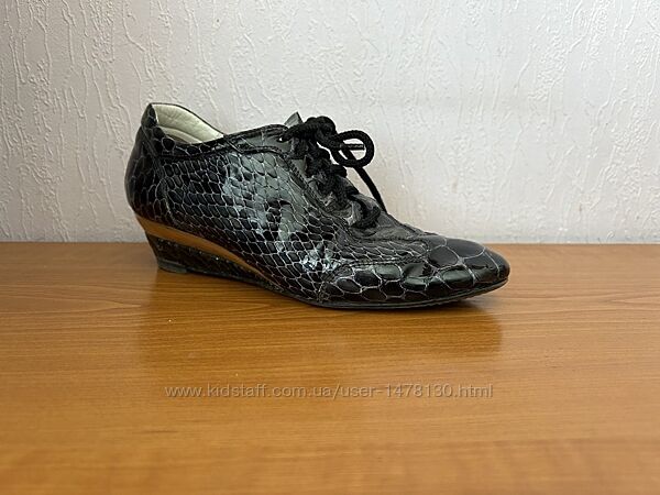 Туфли бренд baldinini натуральная кожа Италия 36 танкетка на шнурках туфлі 