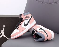 Женские кроссовки Nike Air Jordan 1 Retro. Pink Найк Джордан. 