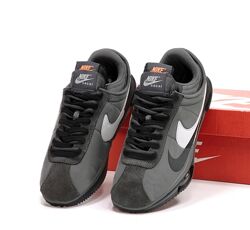 Мужские кроссовки Nike Sacai Zoom Cortez.