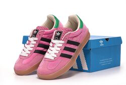 Женские кроссовки Gucci x Adidas Gazelle. Pink