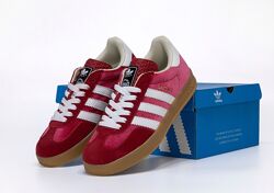 Женские кроссовки Gucci x Adidas Gazelle. Pink
