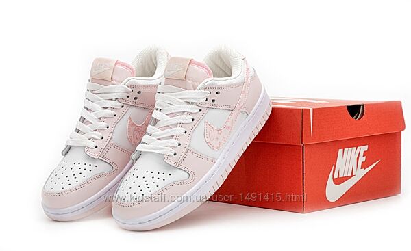 Женские кроссовки Nike Dunk Low. Pink
