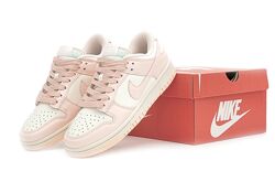 Женские кроссовки Nike Dunk Low. Beige