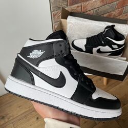 Кросівки Nike Air Jordan Retro1 Black White