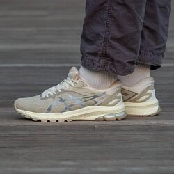 Кросівки Asics Flytefoam Beige
