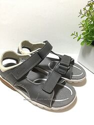 р.32,32.5 Clarks шкіряні шкіряні сандалії оригінал