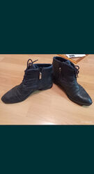 Ботінки чорні жіночі