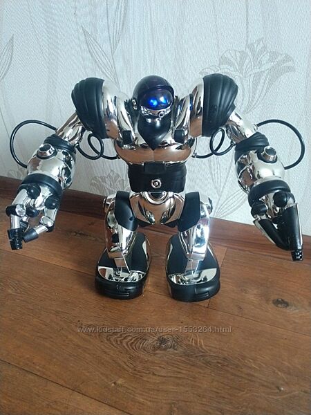 Робот-гуманоїд Robosapien від WowWee