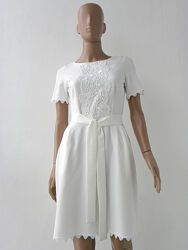 Нарядне біле плаття  прикрашене кружевами 46-48 розмір 40-42 євророзміри
