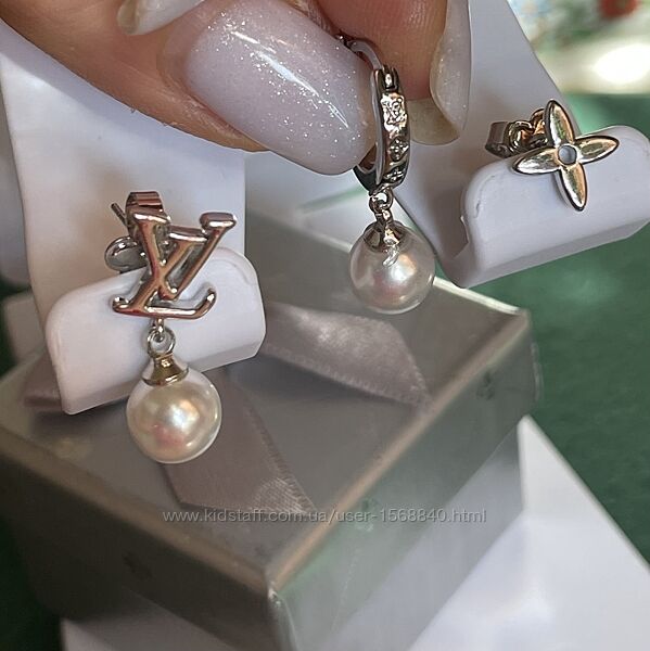 Сережки LV тріо-набір, з перлиною, стразами і логотипом Louis Vuitton