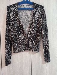 Кофточка черно-белая пятнистая на пуговичках Н/М