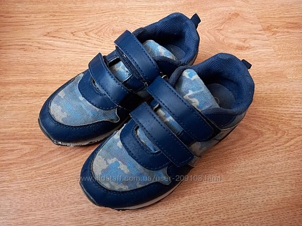 Фирменные легкие кроссовки Lapsi p.28