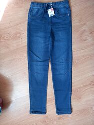 Зручні джинси на резинці від бренду Sinsay р.140-146 