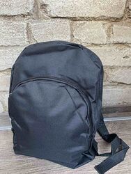 Рюкзак  небольшой  черный  плотный  прорезиненный 