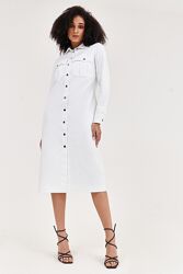 Джинсова біла сукня-сорочка з накладними кишенями