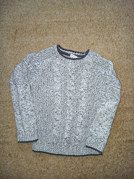 Фирменный свитер 6-7лет
