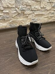 Кросівки, кеди 