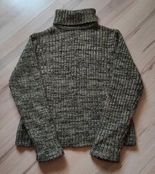 Теплый свитер укороченная модель