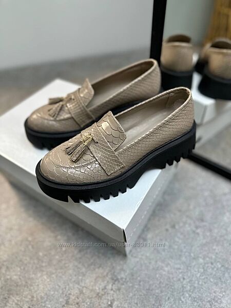 Стильні шкіряні лофери - від виробника