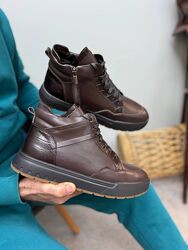 Стильні чоловічі шкіряні кросівки - від виробника