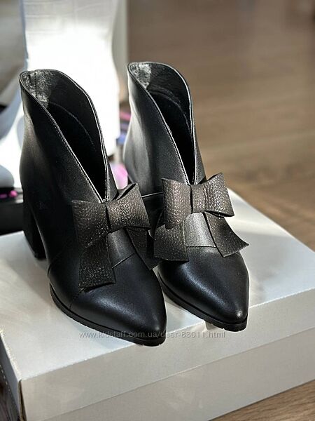 Стильні класичні ботильони з натуральної шкіри - від виробника