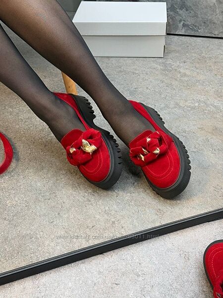 Стильні шкіряні лофери - від виробника