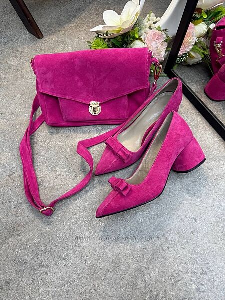 Шкіряні туфлі на зручних невисоких підборах