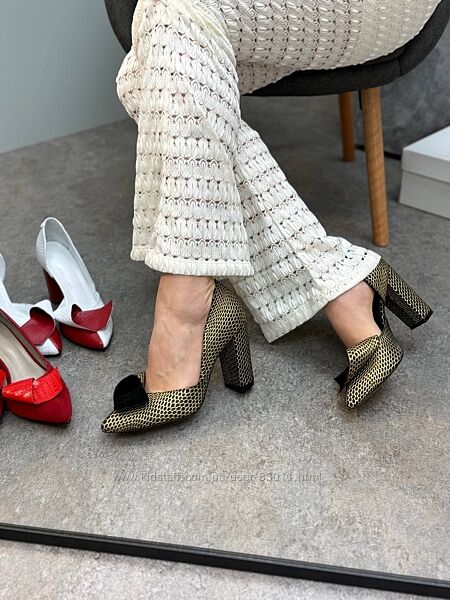 Шикарні шкіряні туфлі на зручних підборах - від виробника