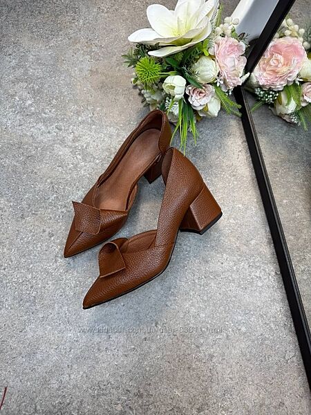 Шикарні шкіряні туфлі на зручних підборах - від виробника